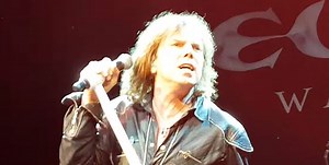 Video: EUROPE Pays Tribute To EAGLES Guitarist GLENN FREY With 'Desperado' Performance