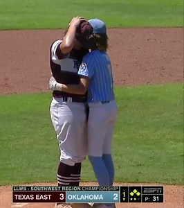 Oklahoma little leaguer gets hit in the head and then comforts the pitcher who is shaken up afterward. #LLWS | Atlanta Braves Chop Live
