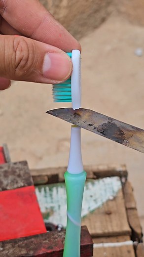 5.7M views · 40K reactions | فكرة جديدة فرشة الأسنان = wow amazing ideas #اختراعات #ابتكارات #حيل #خدع #تجارب #KosofiTV #diy #Secrets #inventions #innovations #experiments #technology #science #Tricks #tips #ريلز #اكسبلور | Kosofi TV | Facebook