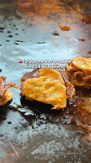 Birria Pechan y Almuerzos on Instagram: "💘 Y tú… ¿qué me vas a regalar este 14 de febrero? Nosotros ponemos el plan perfecto 😏🍖 Te esperamos este 14 de febrero en Pechán Outlets para compartir birria, antojo y buenos momentos con esa persona especial. 📍 Plaza Amara, León, Gto. 📞 477 851 1481 #14DeFebrero #SanValentín #PechánOutlets #PlanPerfecto #BirriaLovers #LeónGto #CitaConSabor"