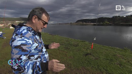 🎣 Del Campo a la Mar | Pesca deportiva 🌊🏆 Hoy conocemos a Pedro García, natural de Pravia, presidente de la Federación Asturiana de Pesca y, desde el mes pasado, campeón del mundo en la categoría máster de surfcasting, la modalidad de pesca deportiva en playa. Pedro se colgó la medalla de oro en el VIII Campeonato del Mundo Mar-Costa Masters, celebrado en Saint Etienne au Mont (Francia) entre el 8 y el 15 de noviembre. Un logro que confirma su trayectoria como uno de los grandes referentes de