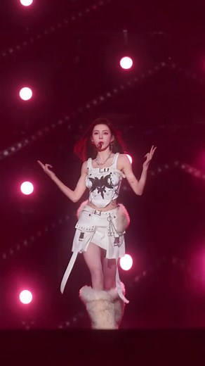 Zhang Yuxi's Behind-the-Scenes Vlog Experience