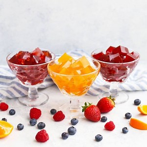 4.1K views · 24 reactions | How to Make Homemade Healthy Homemade Jello - Yes, really! This homemade gelatin recipe is made from natural ingredients, and natural sweeteners, without any dye or additives. (Dairy free, gluten free & paleo approved!) GET MY FULL RECIPE + TIPS HERE: https://www.onelovelylife.com/healthy-homemade-jello/ | One Lovely Life | Facebook