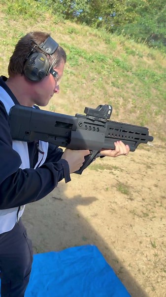 IWI Tavor TS12 + Meprolight M21: compact Israeli power, 15 rounds! #gunshorts #israel #shotgun