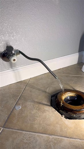 61K views · 355 reactions | replacing a commode #plumber #plumbing #plumbing #plumbers #plumberslife #plumbingtok #plumbingrepair #drain #draincleaning #drainrepair #howto #tips #diy | Watertap | Facebook