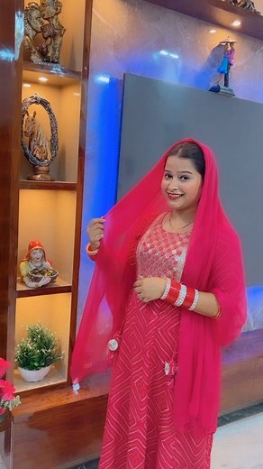 47 reactions | Chunniya rangai jani❤️ . #punjabi #punjabisongs #wedding #weddingday #weddingdress #weddingphotography #weddingideas #weddingdecor #weddingwear #weddingdecor #varmala #bride #groom #bridedress #trending #trendingreels #trendingsongs #viral #viralreels #viralpost #viralvideos #marriage #shadiseason #bridestobe #trosseau #outfit #outfitinspiration #newmarried #newlymarried #instareels #reelsitfeelsit @indian_wedding_photography @dulhaniyaa | Charu Beauty Zone | Facebook