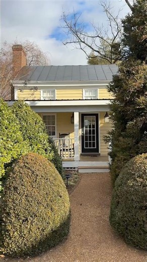 Let’s go to a cottage in the Virginia countryside today…. 🤍 #virginia #willowgrove #travel #scenic