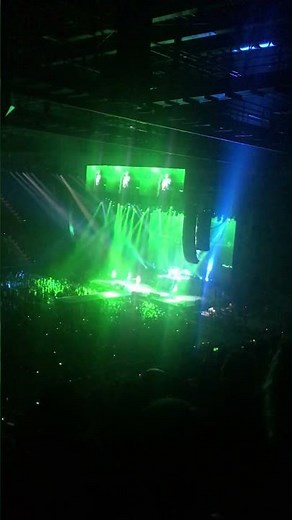 Def Leppard – Rocket LIVE | When Stadium Rock Was Everything 🚀 #classicrock #nostalgia