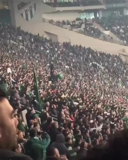 Bursaspor tribünleri ortalığa bir Türklük dehşeti saçmıştır 🐺🇹🇷🐊 #teksas #üçhilal #bursaspor #AllahTürküKorusun