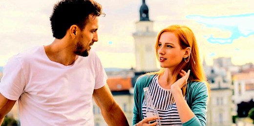 What It Means When A Woman Makes Eye Contact With You (And What To Do Next)