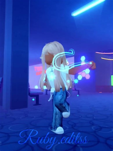 Which Avatar To Choose? 🤔✨ | #shortsvideo #whichoneisbest #roblox