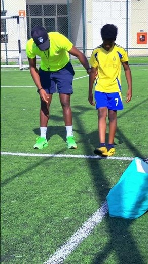 Football Warm Up Stretching Routine: Essential Dynamic Stretches Before Training or Matches
