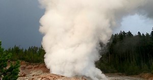 Mysterious Yellowstone Geyser Eruptions Stump Scientists