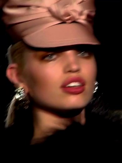 Legend #DaphneGroeneveld at #dsquared2 FW 2014 | #fashion #fashiontiktok #model #fyp #foryou