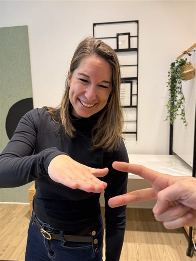 G3 Shopping Resort Gerasdorf on Instagram: "Schere Stein Papier – und zack, jemand darf shoppen gehen. 😄🛍️ Bei uns wird jeder Spielzug zur perfekten Gelegenheit, die Einkaufstasche zu füllen."