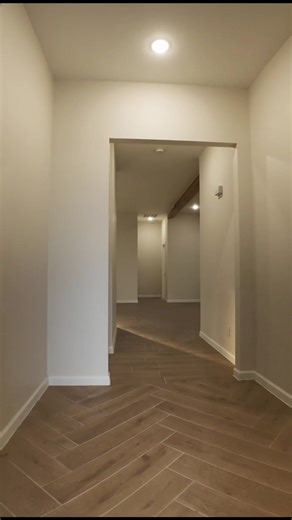 📍1405 Dylan Place 🛌3BD | 3BA🛁 | 📐1,815 Welcome to The Vienna at 1405 Dylan🏡, El Paso, TX 79928—where modern design meets everyday comfort. This transitional-style home offers 3 spacious bedrooms and 2.5 baths, with an oversized living room ideal for entertaining or relaxing with family✨. The chef-inspired kitchen features sleek quartz countertops and premium cabinetry, creating a stylish and functional space.⭐️ 💎Leonardo Olivas, Realtor💎📲915-867-3131📲 I’m a realtor and I can help you le