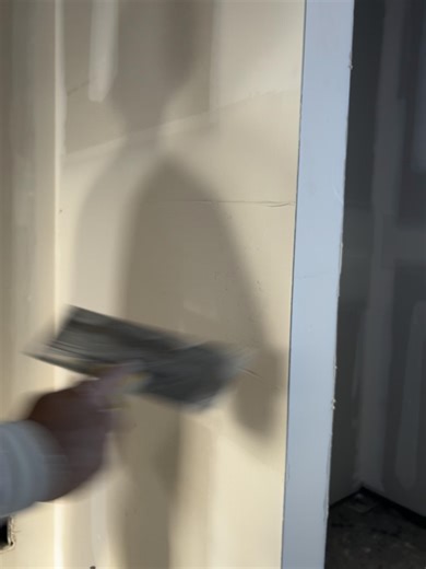 Skim Coat Techniques for Finishing Drywall