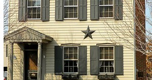 Here’s why some houses have stars on them