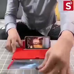 #magnifyingglass #mobile #projectcar Visit www.ideasgifts.com.pk Feature: 1. HD display screen: Fresnel mirror screen adopts optical HD zoom technology, which can enlarge HD by 3 to 4 times, effectively preventing radiation generated by mobile phone. 2. Sliding design: stretch the silicone round button, and then the screen appears. This sliding screen mode helps to protect the screen and is more suitable for transportation. 3. Simple operation: the screen amplifier doubles the screen size, so yo