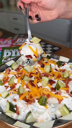 Comment RECIPE for the BEST Game Day dip AND the BEST new seasoning packet you will never want to live without! @danosseasoning Dan-O’s DIPS Dill! These new dressing and seasoning packets Flavor bombs! Also comes in French Onion, Ranch, and Mexi-Ranch, now I have only tried the Dill so far, but I can tell you with 100% certainty it’s the best tasting seasoning packet of all time! 6 ingredients never tasted so good! Make it! #6ingredientrecipe #danospartner #ripmixdipyum #pickledip | Melissajorea