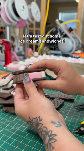 🍦I scream, you scream, we all scream for icecream sandwich fidget clickers Snag yours 6/26 6pm EST | Victoria Essie Studio