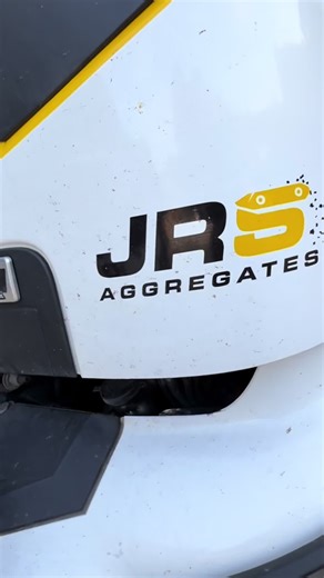 The fleet’s growing 🚛💪 New small truck signed, sealed, and delivering 🔥 Rolling out with the grab lorry — double trouble on the road! #JRSAggregates #NewTruck #GrabLorry #FleetLife #TruckTok #ConstructionLife #OnTheRoad #TipperTruck #BulkBags #MuckAway #AggregatesSupply #UKConstruction #DiggerTok #LorryLife #FleetGoals #SupportSmallBusiness #TikTokTrucks #BuildersOfTikTok #ConstructionUK #DayInTheLife #WorkTruck #HeavyDuty