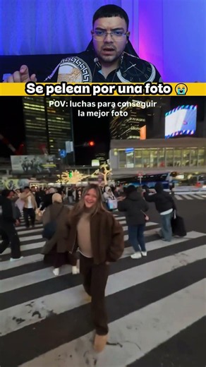 Y encima todos hacen la misma pose😂