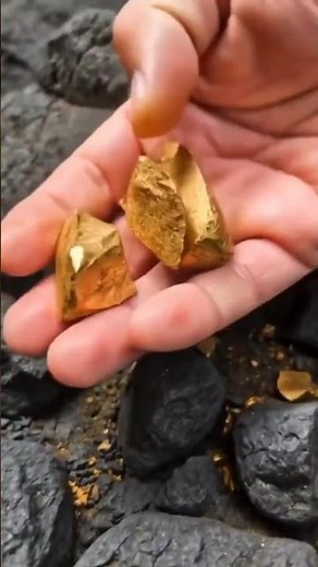 ​Amazing Gold Mining and Melting Process: From Rock to Pure Gold!
