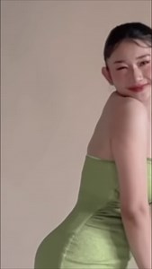 3.3K views · 119 reactions | Perfect dress for special occasions,you’ll be stand out in this glitter masterpiece.Let’s face it,you’re gonna be the star of the show! ⭐️ Featuring:Aae-Laminn thiri #hellodolly #localclothing #GlitteringNight #glitter #dresses | Hello Dolly | Facebook