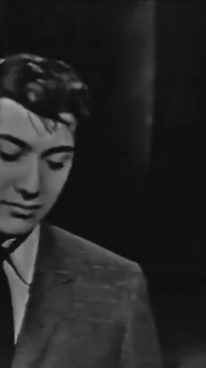 Paul Anka - "Put Your Head on My Shoulder" (1959) - Official Performance #pualanka #1950smusic
