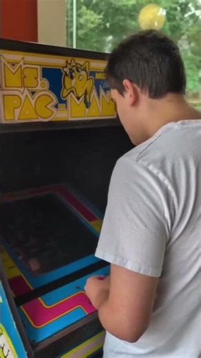 Ms PAC Man Gameplay In 13 Seconds