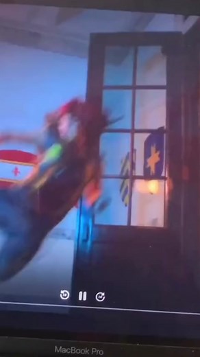 #DoveCameron and #BoobooStewart remaking these #Descendants scenes is rotten to the core. 😭 (We love it) (🎥: @Dove Cameron )