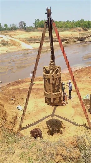 pilling foundation soil extraction work. #soil #foundation #shorts #heavycivil #ytshorts #shortyz