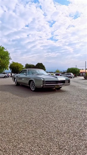 What year is this Buick Riviera? #BuickRiviera #classiccars #vintagecars #carsofinstagram #carshow Buick Mecum Auctions Twisted Axle Car Club | AJ Classic Cars