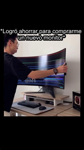 Yo después de ahorrar meses para comprarme un nuevo monitor