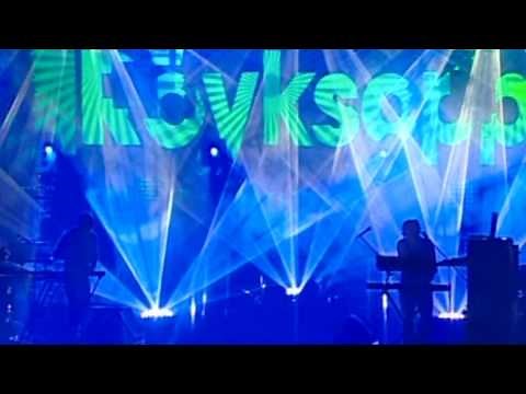 Röyksopp - So Easy (Live from St. Malo 2002) [pt. 1/13]