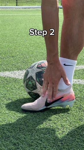 Simple CURVE tutorial ⚽️💫 #freekick