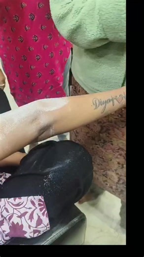 Rumaa Paul on Instagram: "Aaru's makeover with beauty institute ISO certified Dought Clarence class Admission are going on :- Basic to Advance Skin Course Course Duration :- 3 Months Class Timing :- 3 Days a Week COURSES INCLUDES :- * Theory Knowledge * ⁠Products Knowledge * Threading * Facial (basic to advanced stock) * Hand De Tan * Back De Tan * Bleach * Pedicure * Manicure * Waxing ( Hot Wax , Roll-On Wax , Brazilian Wax ) * Hair Oil Massage Technique * Hair Spa * Body Massage * Skin Treatme