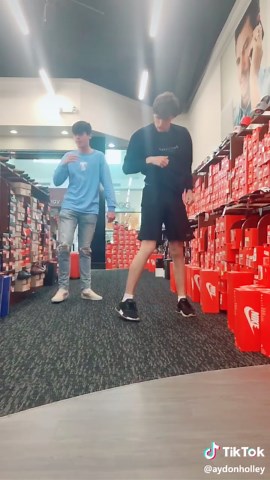 How do y’all check if new shoes are the perfect fit? #foryou #flipfam @alexojeda