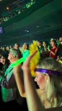 The WILDEST concert i've ever been to | Barry Manilow Las Vegas