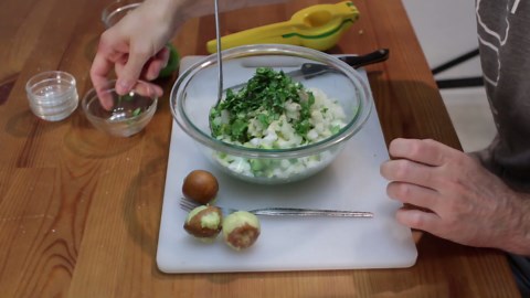 How to Make Guacamole | Easy Guacamole Recipe Short Version