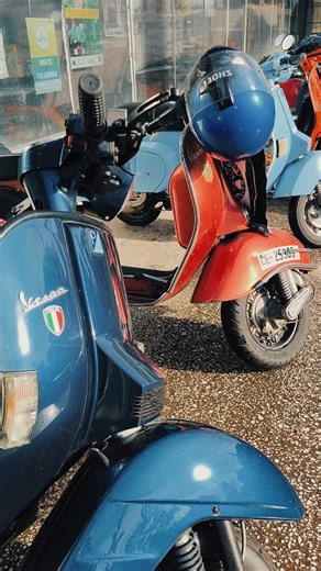 𝗦𝗖𝗢𝗢𝗧𝗘𝗥 𝗥𝗨𝗡 𝗣𝗨𝗥𝗣𝗟𝗘 𝗪𝗘𝗘𝗞𝗘𝗡𝗗 𝟮𝟬𝟮𝟱 🛵 ¿Qué sería del #PurpleWeekend sin el sonido característico de las 𝗩𝗲𝘀𝗽𝗮𝘀 y 𝗟𝗮𝗺𝗯𝗿𝗲𝘁𝘁𝗮𝘀? La caravana de motos clásicas es algo icónico de nuestro festival 📌 Esta mañana hemos tenido la tradicional #ScooterRun con concentración de motos y salida desde Espacio Vías de #LeónEsp ❇️ 36 Years of Modern World! ❇️ CCA Centro León Gótico Ayuntamiento De León España Ayuntamiento de León - Cultura Masgalicia Estrella Galicia Leónj