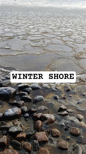 A slow walk along the frozen shore. Ice, water, silence.