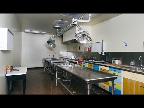 Exploring a MASSIVE Abandoned Hospital That Still Has Power!