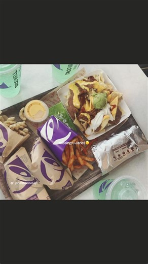 I’m hungry 🥹🤤• #loaksully #fypシ゚viral #tacobell #blowthisup ib:@ℛaelynn