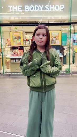 We found the body shop 😂 #sacconejolys #singing