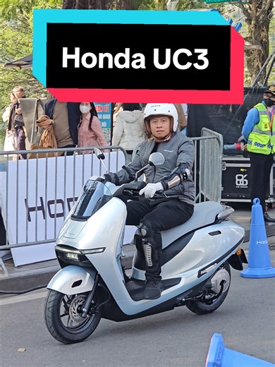 Honda UC3 ra mắt tại Việt Nam với kiểu dáng khác biệt, anh em thấy sao? #oneshotreview #hondauc3 #hondavietnam