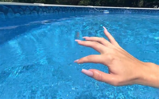 【ASMR】Lindsey Hamilton 触发音 泳池水声助眠💦