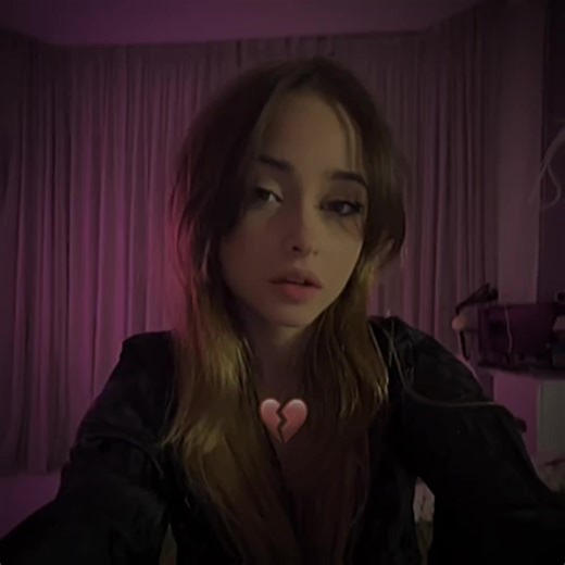 Красивые девушки в стильной одежде