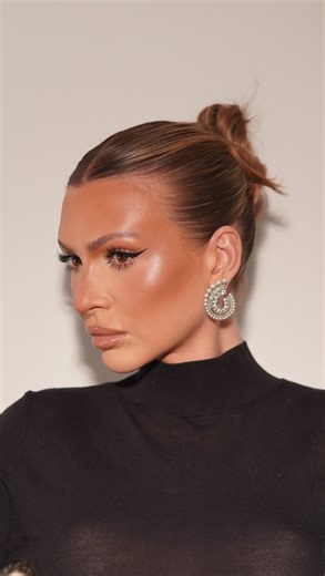 G I A | destination bridal makeup artist | Dry skin survival guide with my non-negotiable products✨ Key products I recommend for dry skins: @guerlain Abeille Royale softening... | Instagram